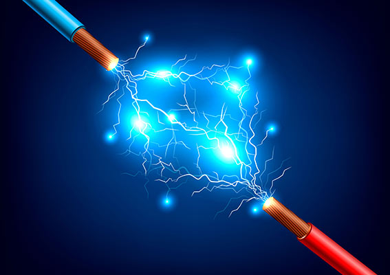 Câbles électriques bleus et rouges avec décharge de foudre et étincelles composition réaliste sur illustration vectorielle fond sombre